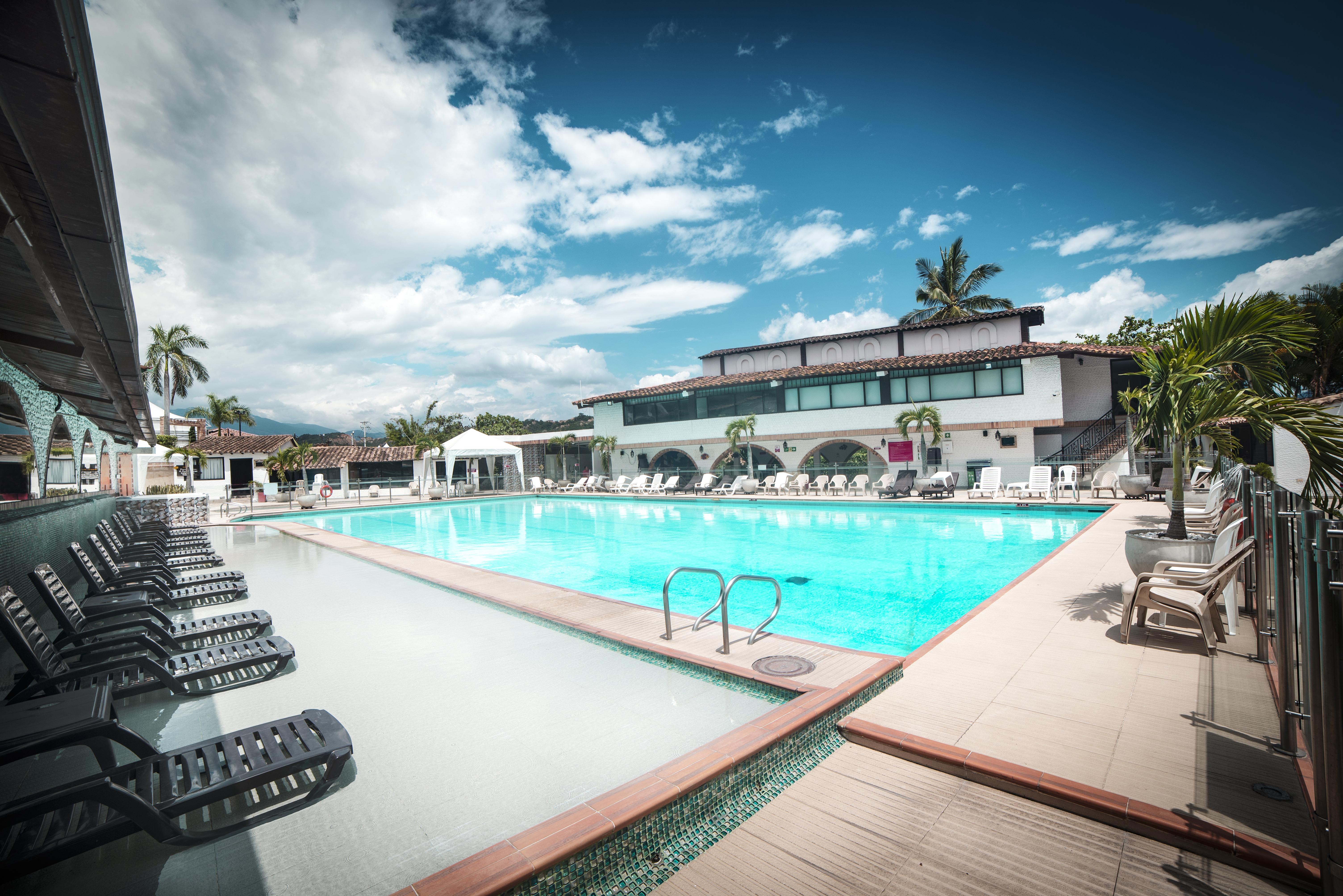 Hotel San Juan Internacional Giron Exterior photo