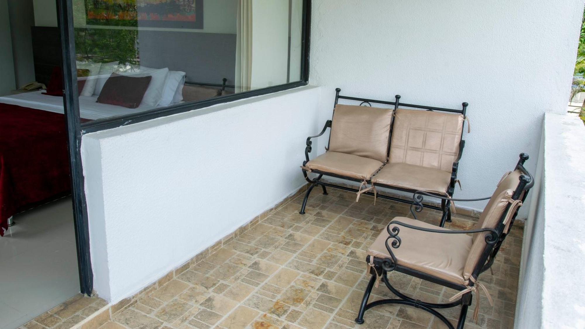 Hotel San Juan Internacional Giron Exterior photo