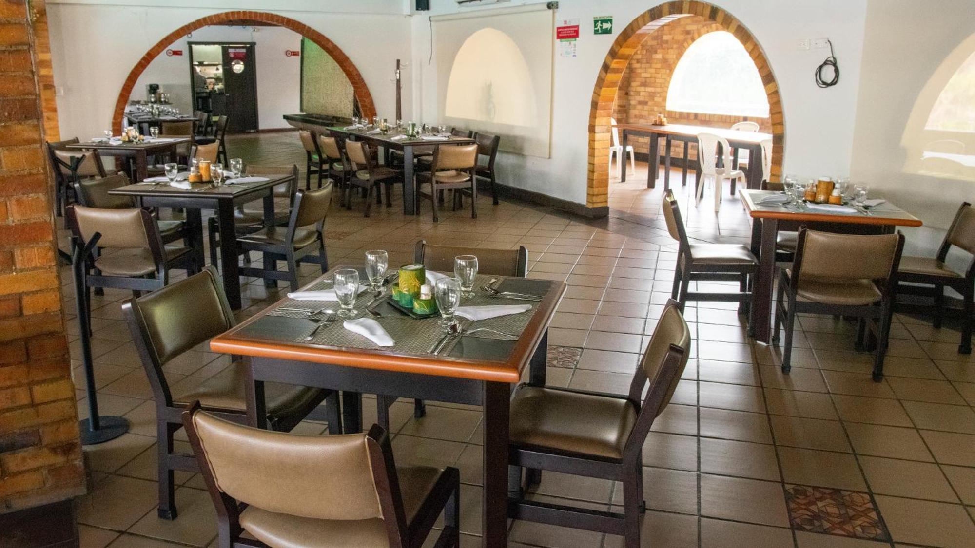 Hotel San Juan Internacional Giron Exterior photo