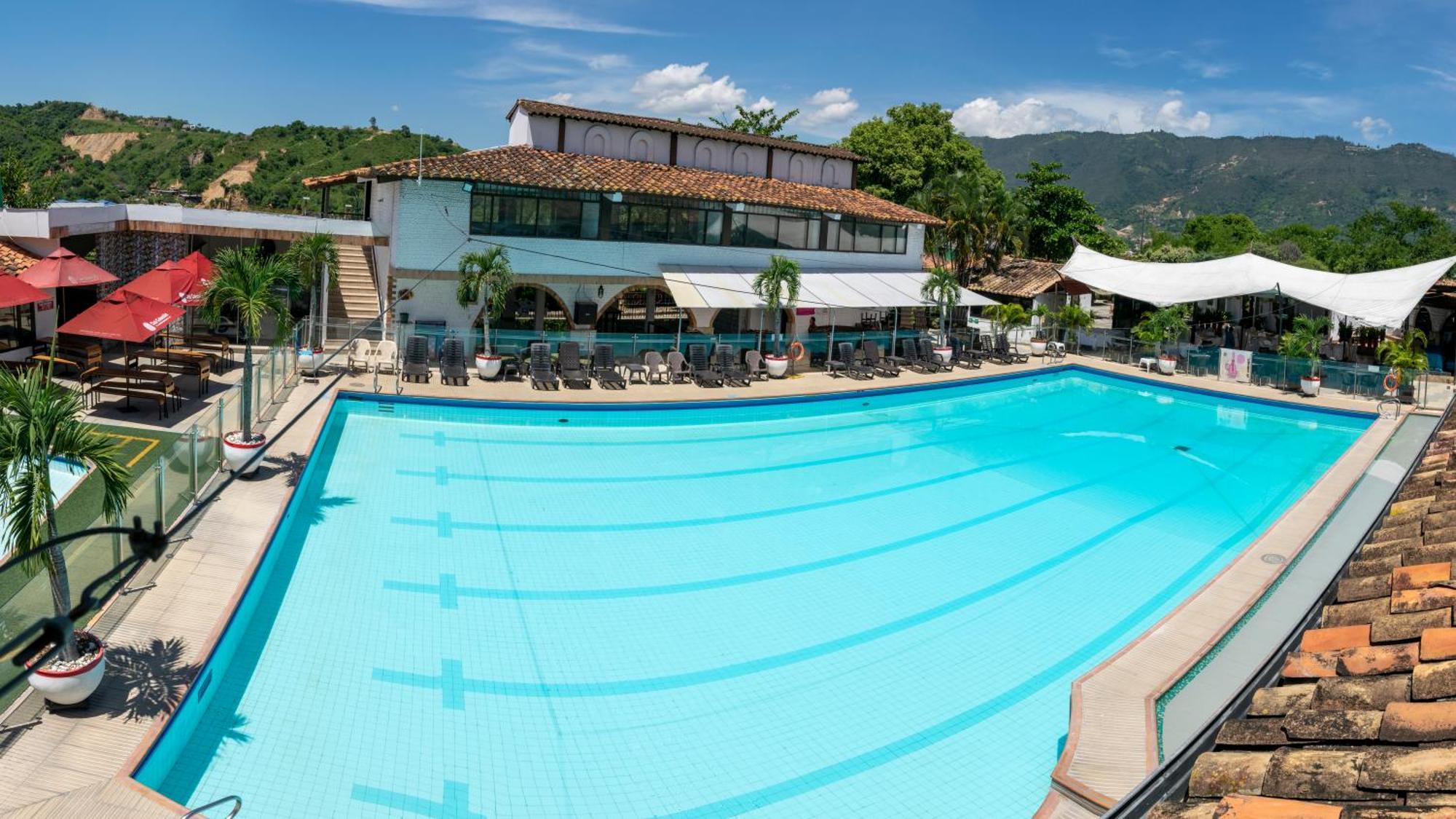 Hotel San Juan Internacional Giron Exterior photo